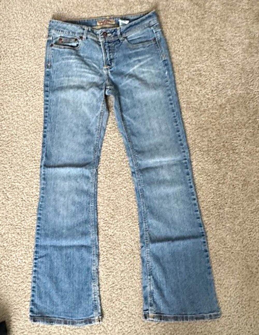 Paris Blues Women’s Size 5 Low Rise Bootcut Jeans Embroidered Y2K Light Wash